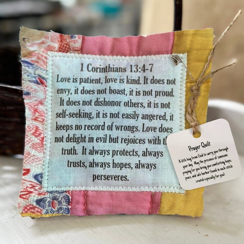 🎁🔥Prayer Quilt With Cross Inside (Approx. 5" square)