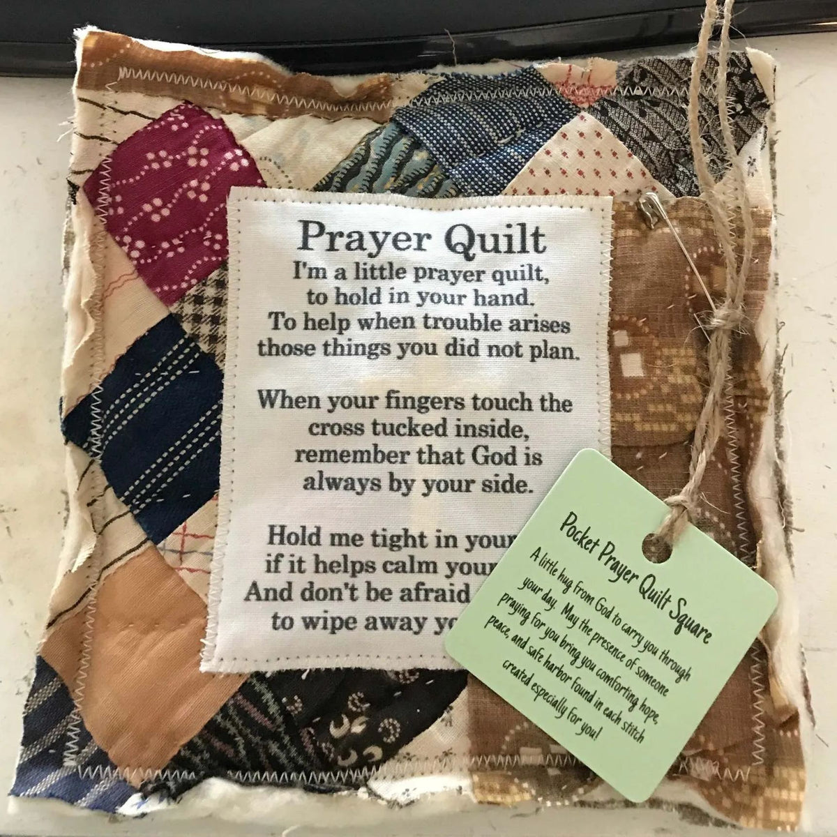 🎁🔥Prayer Quilt With Cross Inside (Approx. 5" square)