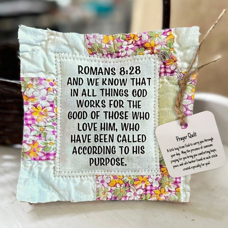 🎁🔥Prayer Quilt With Cross Inside (Approx. 5" square)